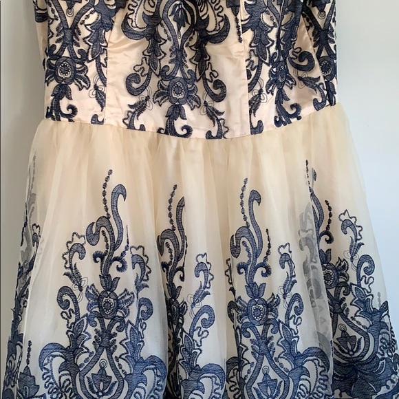Navy embroidered tulle dress - Picture 4 of 4